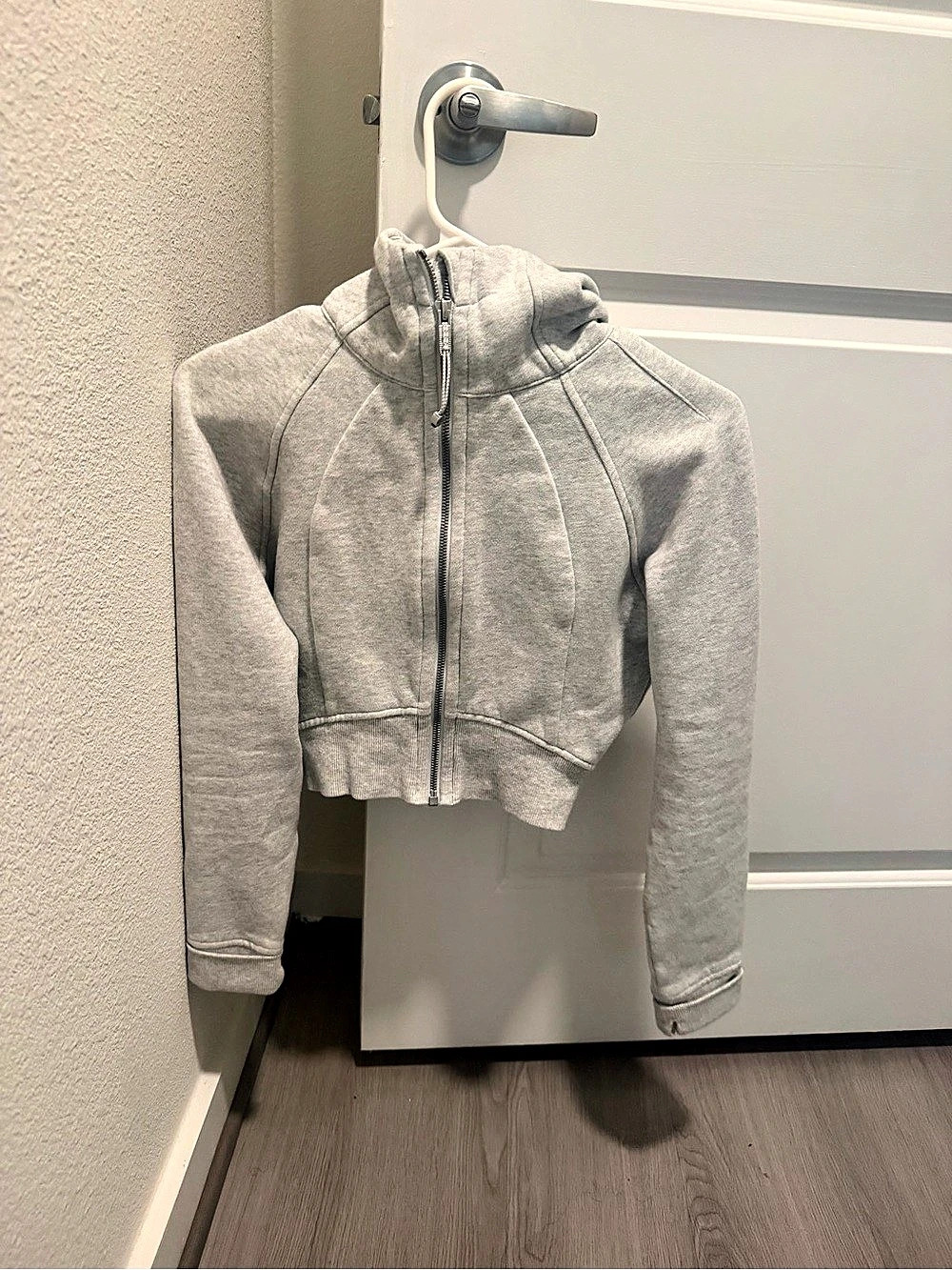 lululemon Scuba Cropped Zip Hoodie in Gray Size 2 Like New